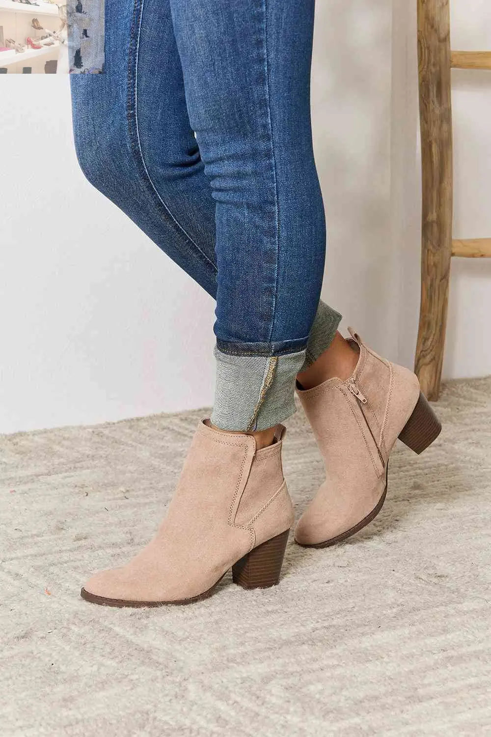 East Lion Corp Block Heel Point Toe Ankle Boots - MegaSuperStar