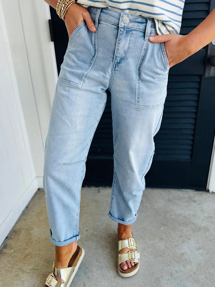 High Rise Relaxed Jeans with Barrel Cut and Patch Pockets