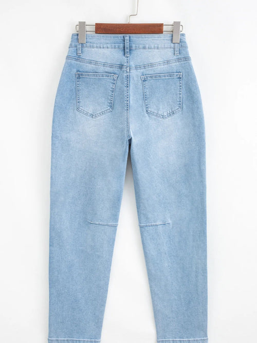 Customer styling High Rise Relaxed Jeans with Barrel Cut and Patch Pockets