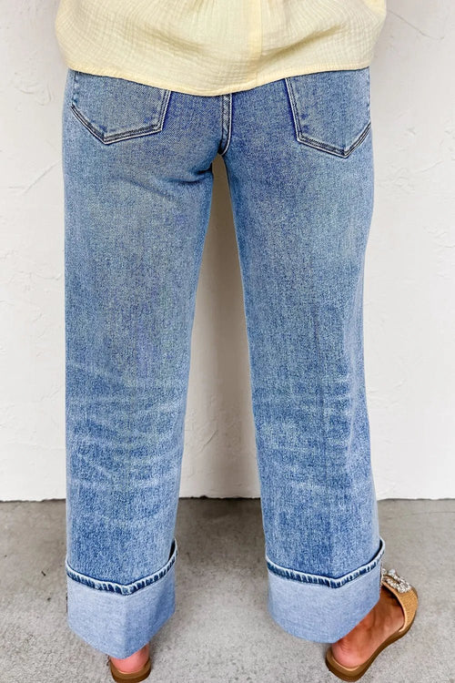 Customer styling ✨ High-Waisted Wide-Leg Jeans with Cuffed Hem for Trendy Comfort ✨