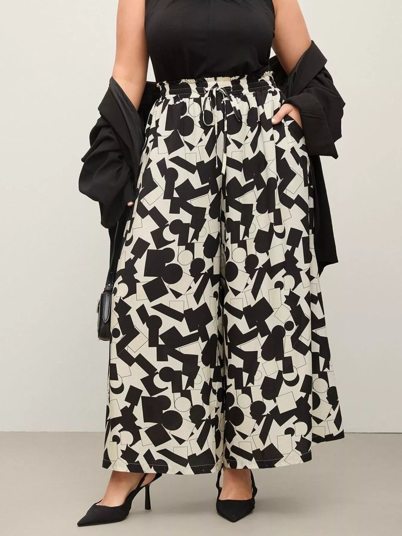 🌸 Plus Size Abstract Print Wide Leg Pants - Artistic Style 🌸 - MegaSuperStar