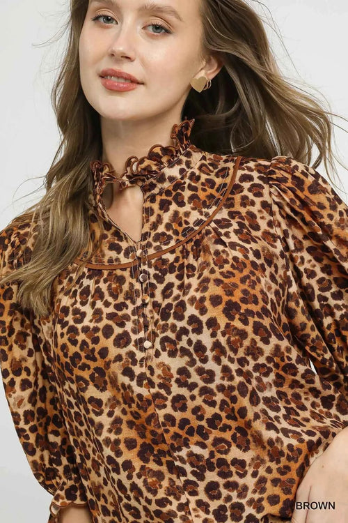 Customer styling 💕 Umgee Plus Size Leopard Print Blouse with Ruffle Neck 💕