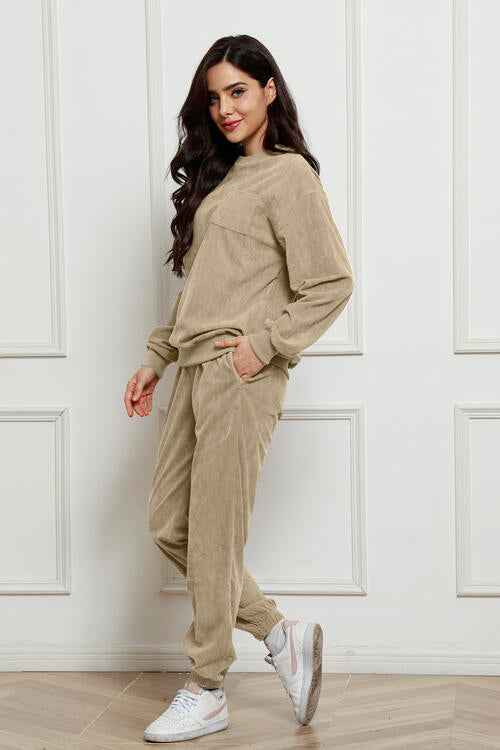 Round Neck Sweatshirt and Sweatpants Set